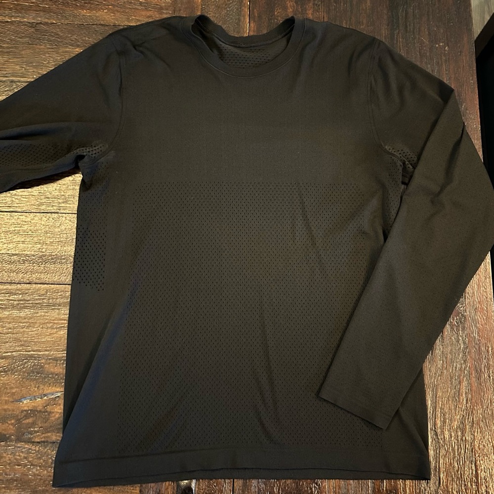 Lululemon Men's Black Long-Sleeve Performance Shirt